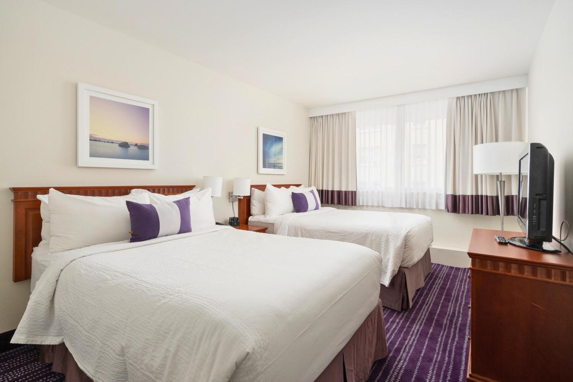 Hotel 2170 Lincoln Downtown Монреал Екстериор снимка